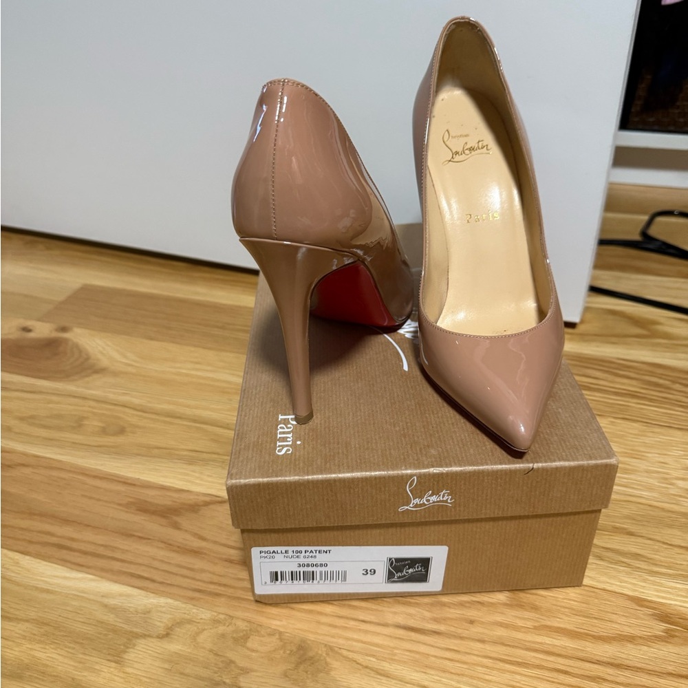 Christian Louboutin Beige Patent Leather Heels